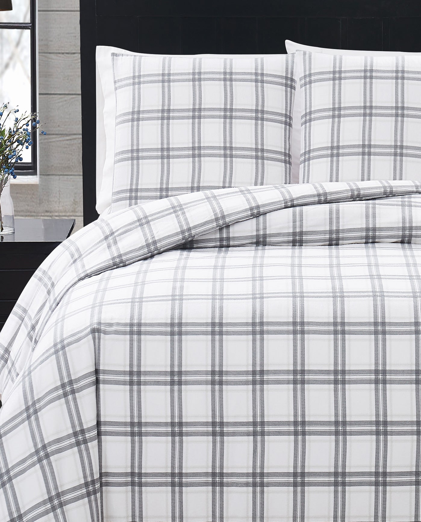 LIFESTYLE IMAGE OF PLAID 3 PIECE FLANNEL COMFORTER SET | PEM-Grey Plaid-090