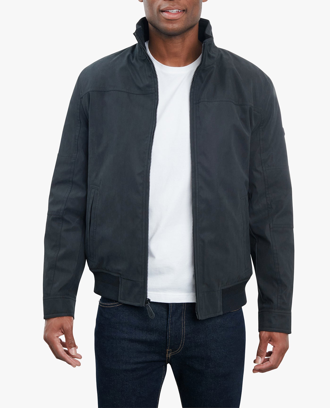 DETAIL VIEW OF MAPLEWOOD MIDWEIGHT JACKET | BLACK