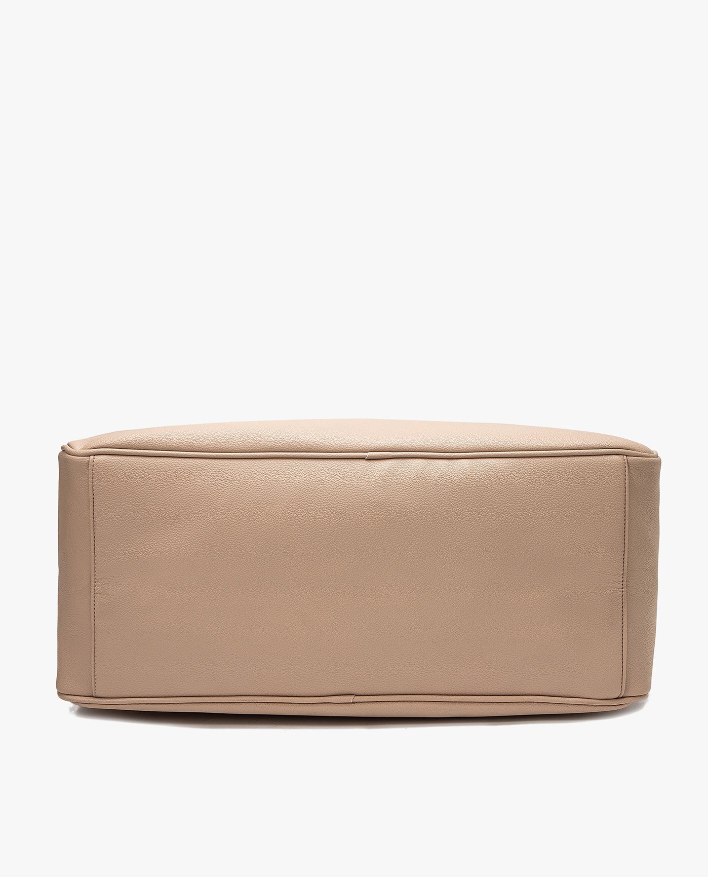 BOTTOM OF ALEXANDER PEBBLE WEEKENDER DUFFEL | STONE