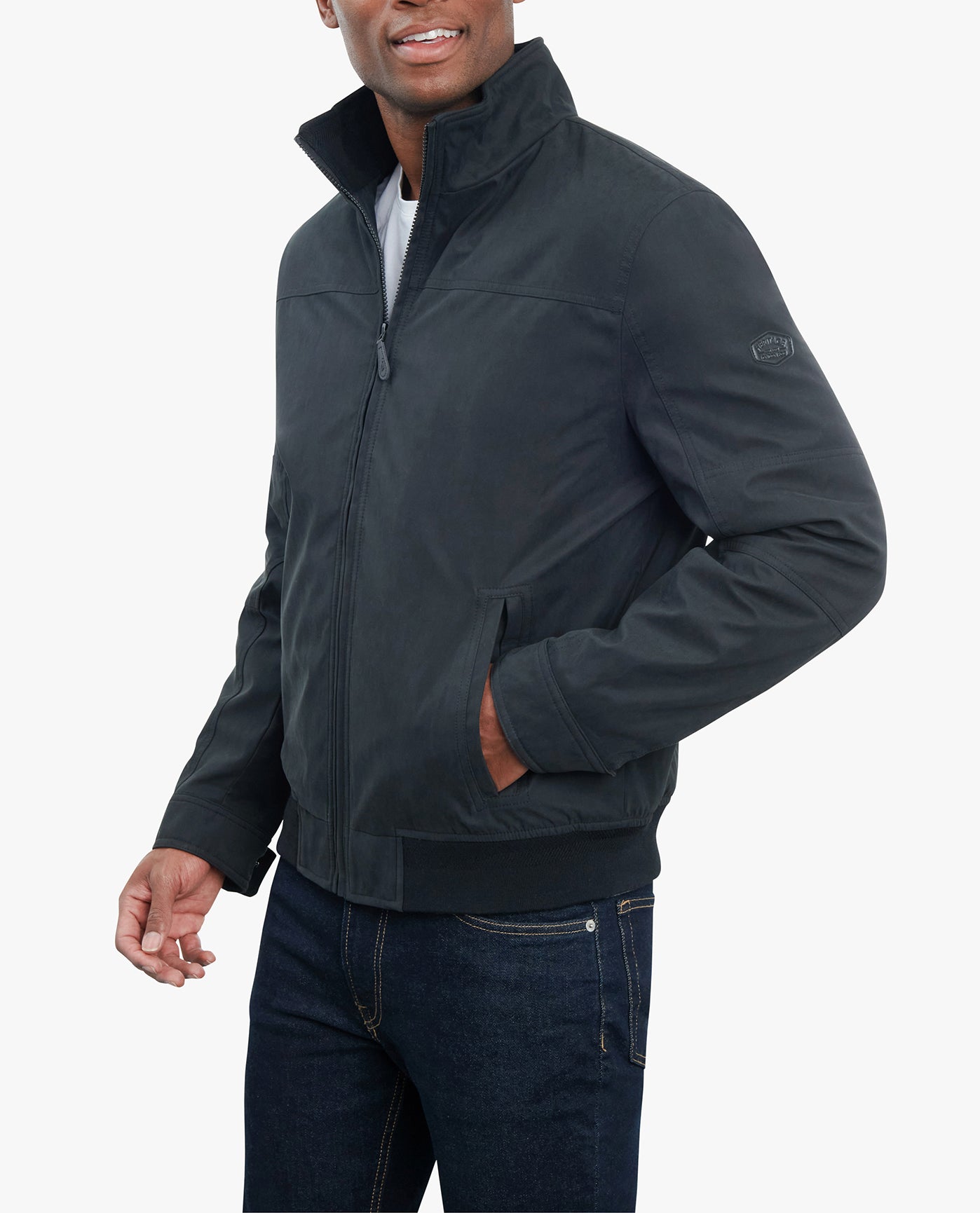 SIDE VIEW OF MAPLEWOOD MIDWEIGHT JACKET | BLACK