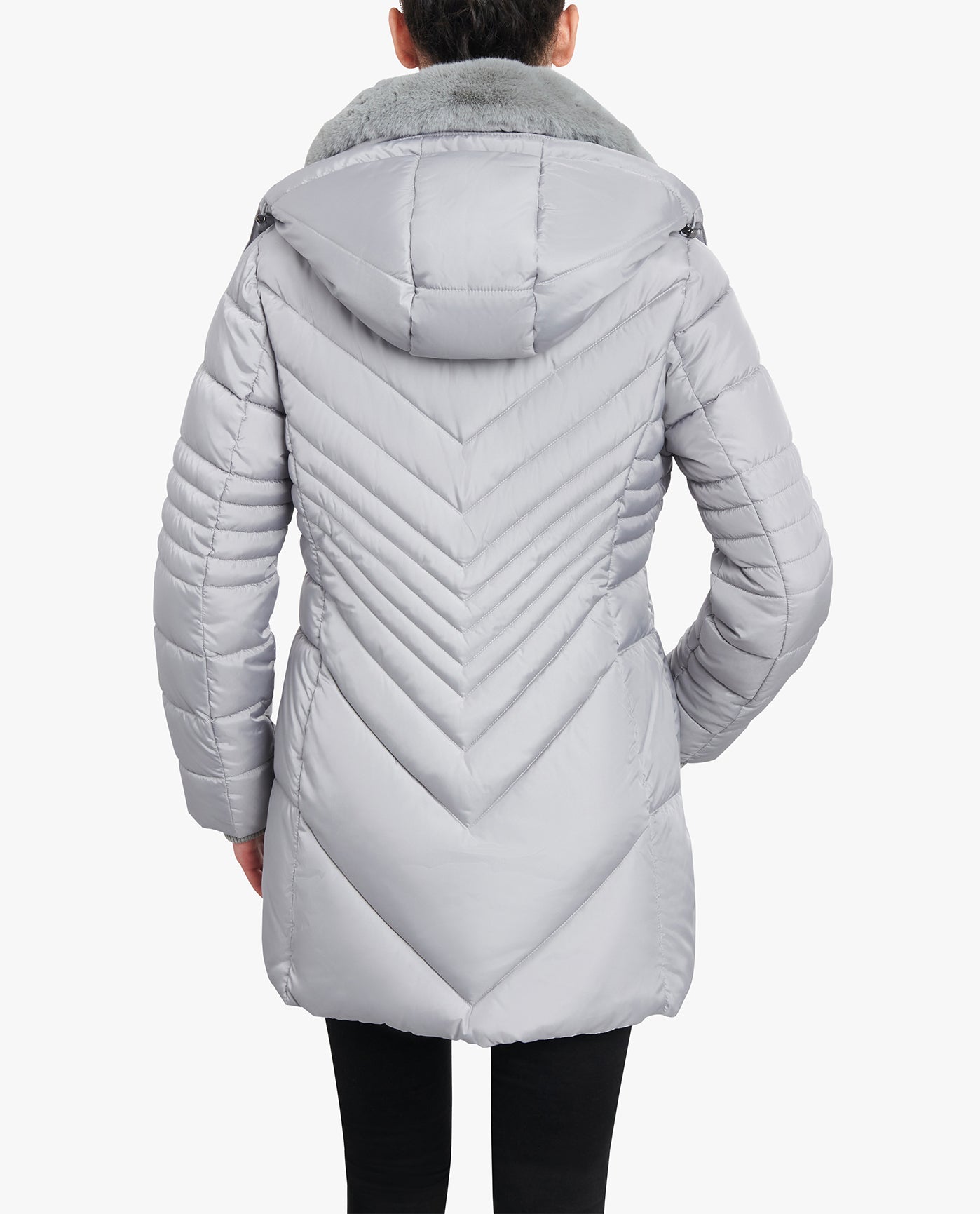 BACK VIEW OF ZIP-FRONT HOODED PUFFER JACKET WITH BUTTON-OFF FUR COLLAR | PEARL GREY
